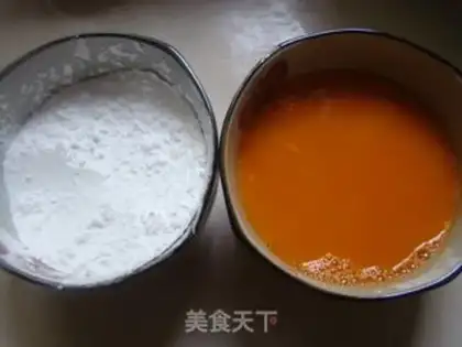 Make Three-coloured powders and fish leaks step 1