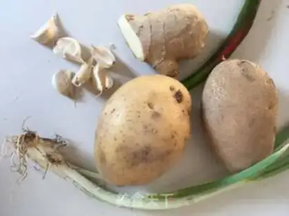 Make Spicy potatoes step 0