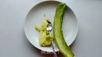 Make Scrambled eggs step 1