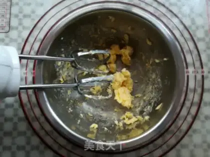 Make Gold coconut ball step 1
