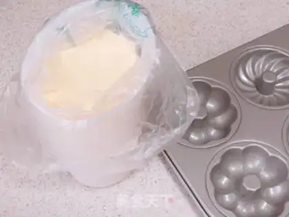 Make Chocolate doughnuts step 4