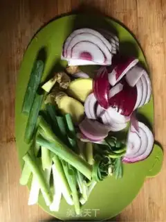 Make Delicious red sheep scorpion step 1