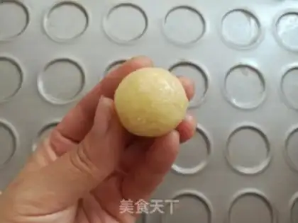 Make Gold coconut ball step 8