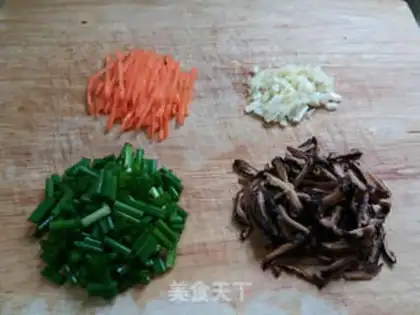 Make Skinny noodles for mushrooms step 0