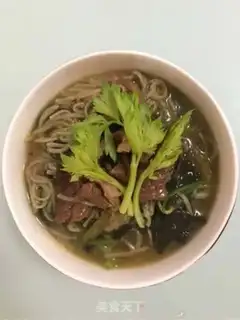 Make Sour and lamb green bean noodles step 10