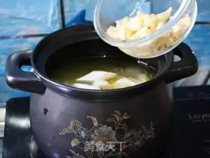 Make Fresh lilies chicken soup step 9