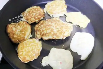 Make Sweet apple muffins step 3