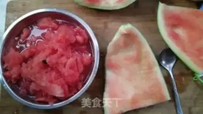 Make Watermelon with silver ears step 0