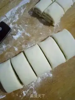 Make Vanilla rolls step 5