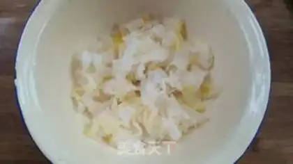 Make Watermelon with silver ears step 2