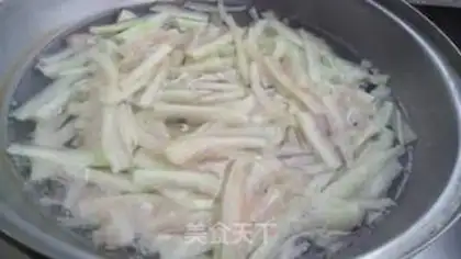 Make Watermelon with silver ears step 3