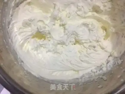 Make Little flower dress cake step 3
