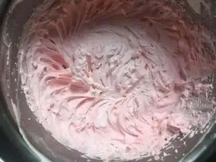 Make Little flower dress cake step 9