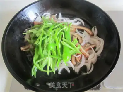 Make Pepper onion fried oxen belly step 6