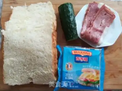 Make Bacon cheese sandwich step 2