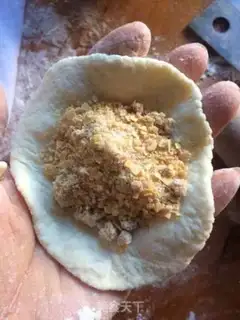 Make Caramel cereal buns step 7