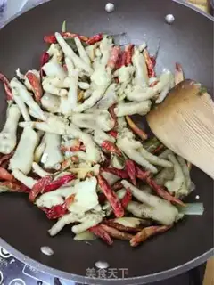 Make Spicy chicken claws step 1