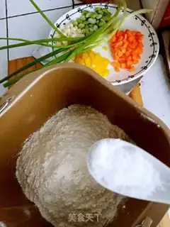 Make What a garden roll step 2