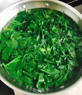 Make Celery leaves step 1