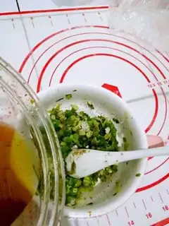 Make Onion pepper salt rolls step 3