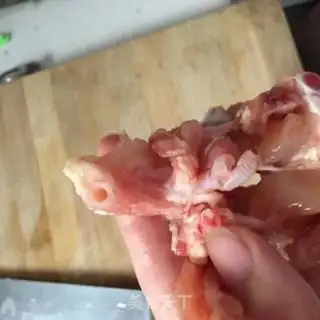 Make Red chicken collarbone step 1