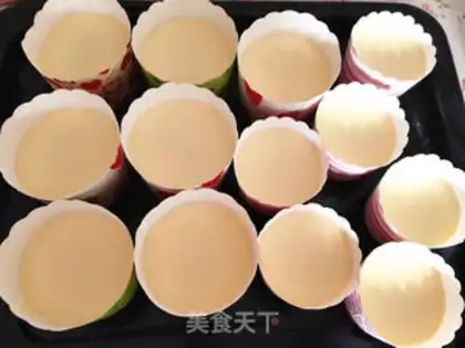 Make Light cream cupcakes step 4