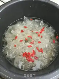 Make Silver-eared date soup step 4