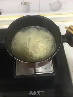 Make Onion noodles step 1