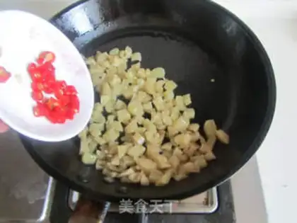 Make Rhodish and fried beans step 3