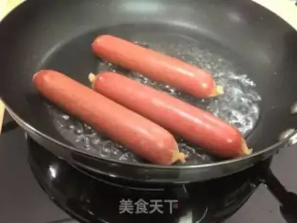 Make Salsa hot dog sandwich step 3