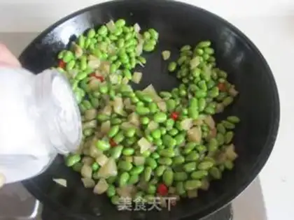 Make Rhodish and fried beans step 5