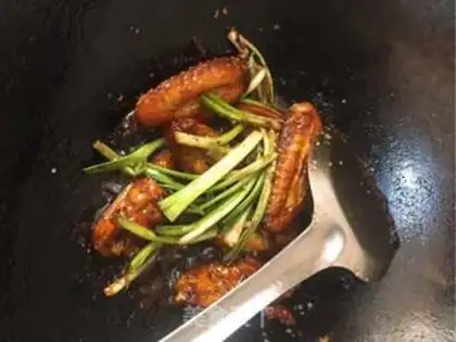 Make Onion chicken wings step 6