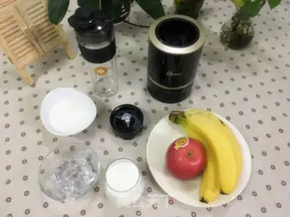 Make Apple banana milkshake step 0