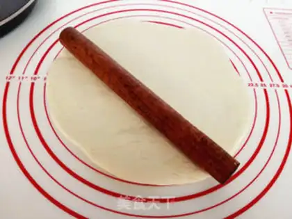 Make Sea, land, and crown pizza step 4