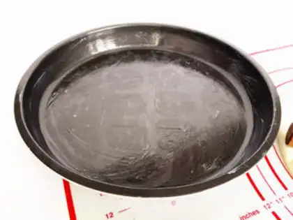 Make Sea, land, and crown pizza step 5