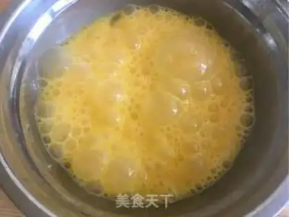 Make Tomato fried eggs step 1