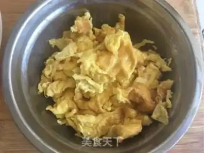 Make Tomato fried eggs step 3