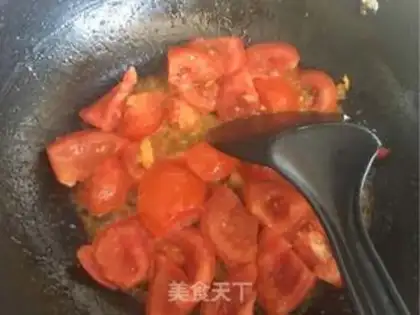 Make Tomato fried eggs step 4