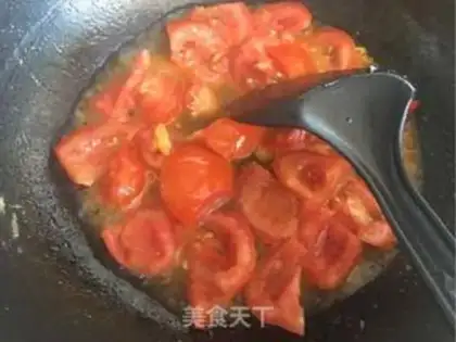 Make Tomato fried eggs step 5