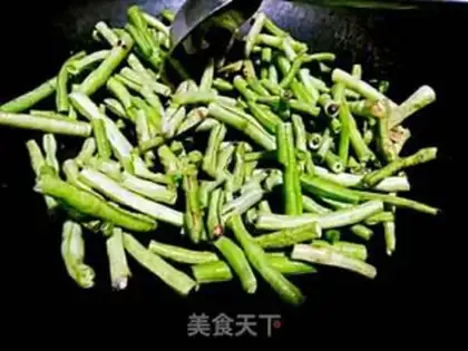 Make Dry bean horns step 0