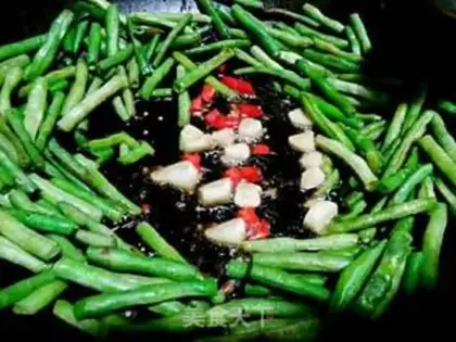 Make Dry bean horns step 2
