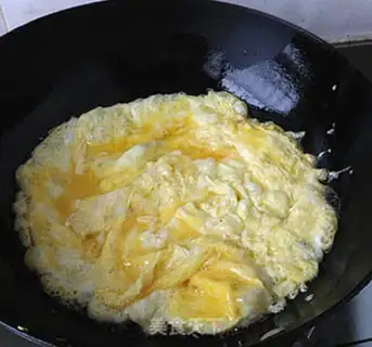 Make Egg sauce noodles step 3