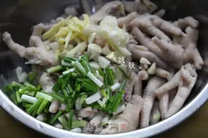 Make Frozen chicken feet step 5