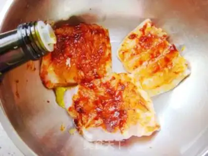 Make Fried salsa step 2
