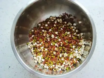 Make Green bean rice congee step 1