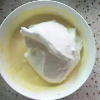 Make No oiled yogurt cake step 4