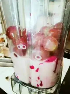 Make A red milk of flamingo step 0