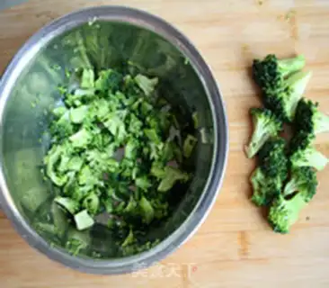 Make Orchid egg tuna salad step 1