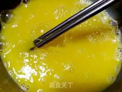 Make White meat fried eggs step 1