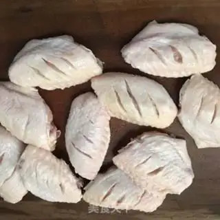 Make Red chicken wings step 1